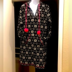 Super soft pull over pajama robe. Soft fleece material with hood in pockets.